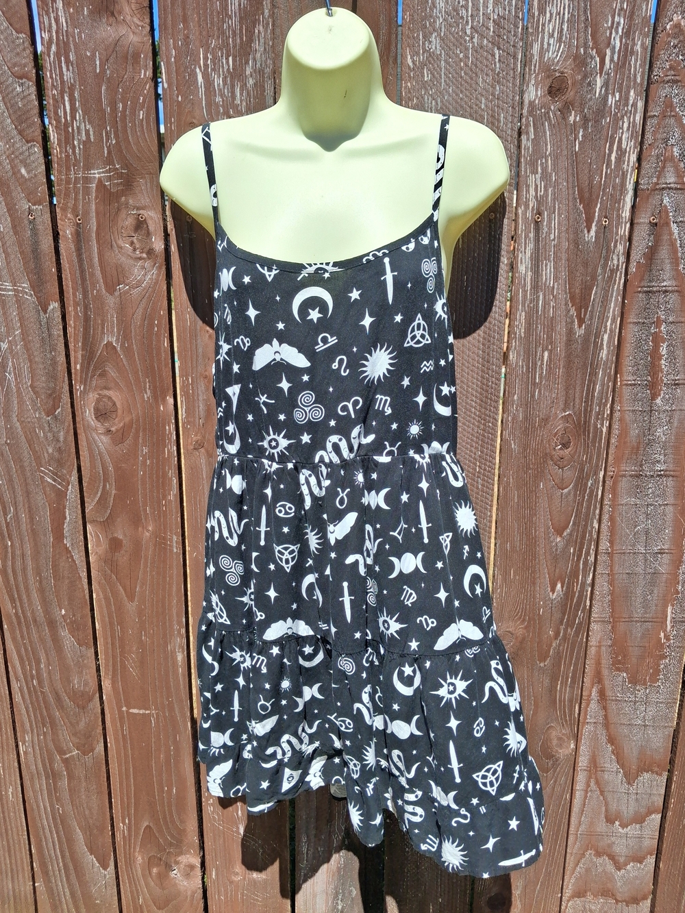 Hot Topic Black & White Celestial Print Dress, 2X